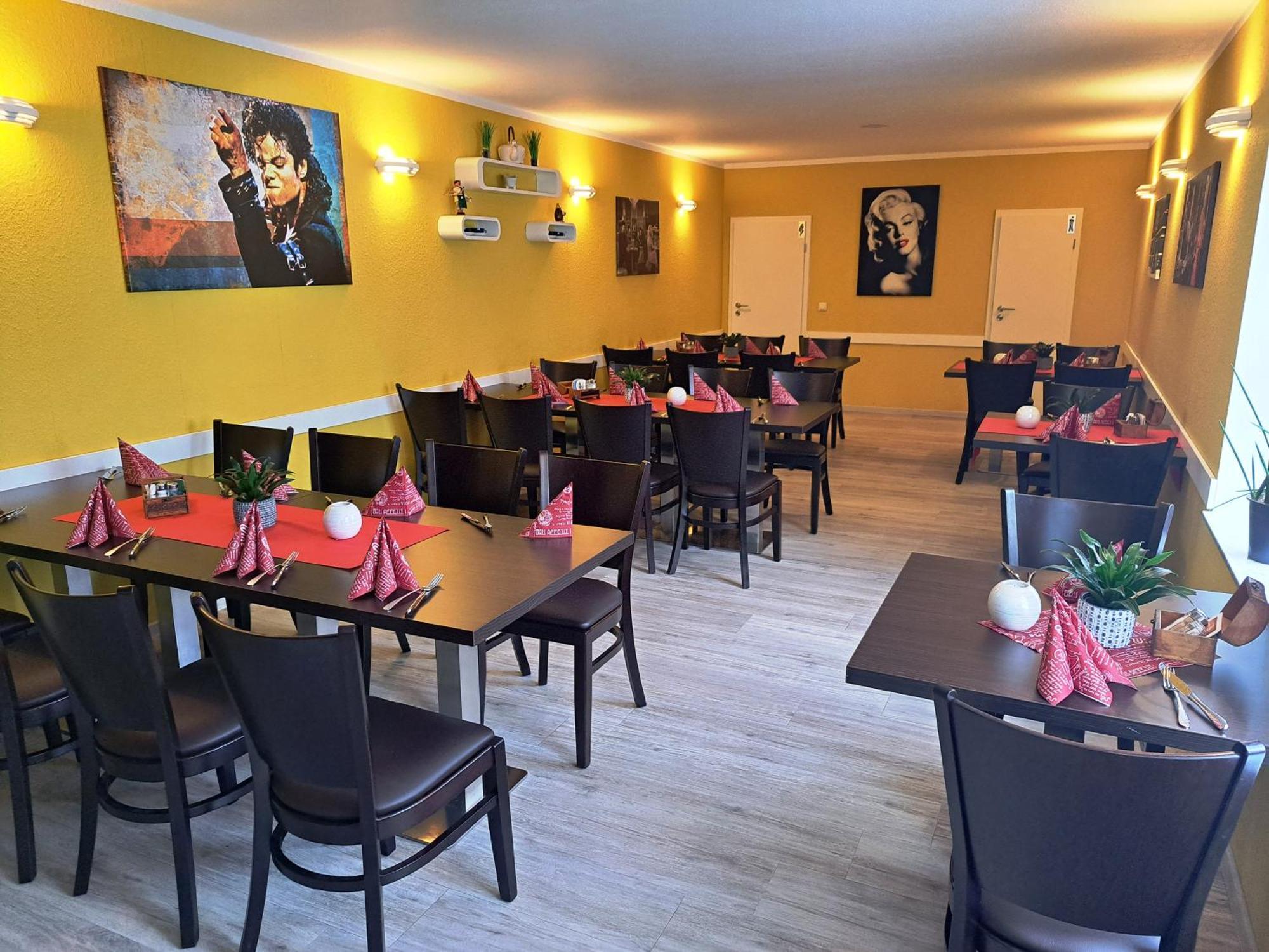 Hotel Altes Badehaus Bad Durrenberg Bagian luar foto