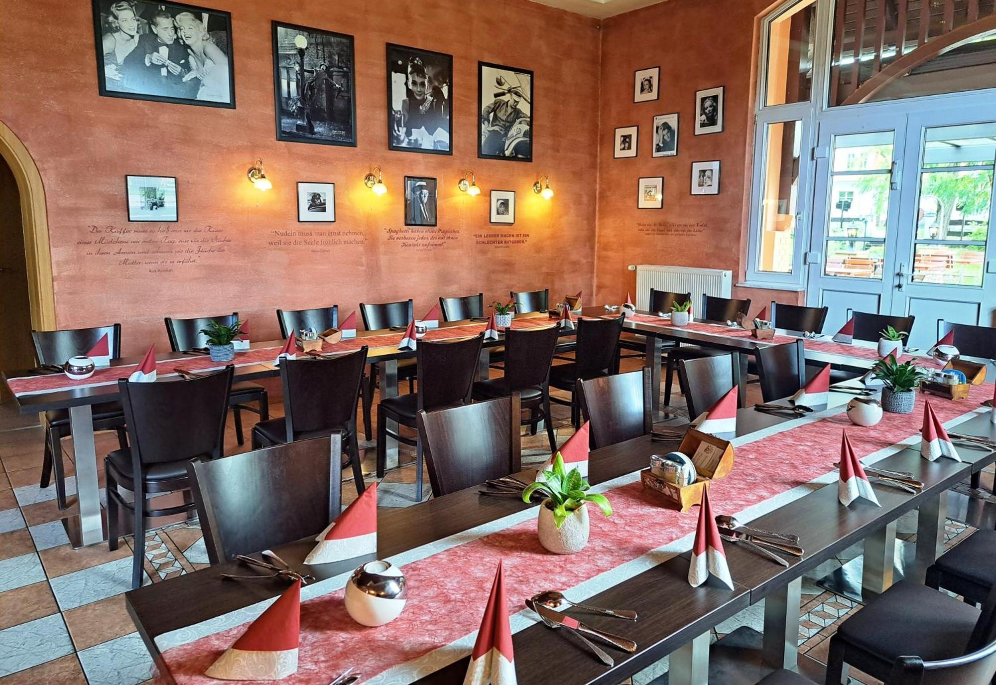 Hotel Altes Badehaus Bad Durrenberg Bagian luar foto