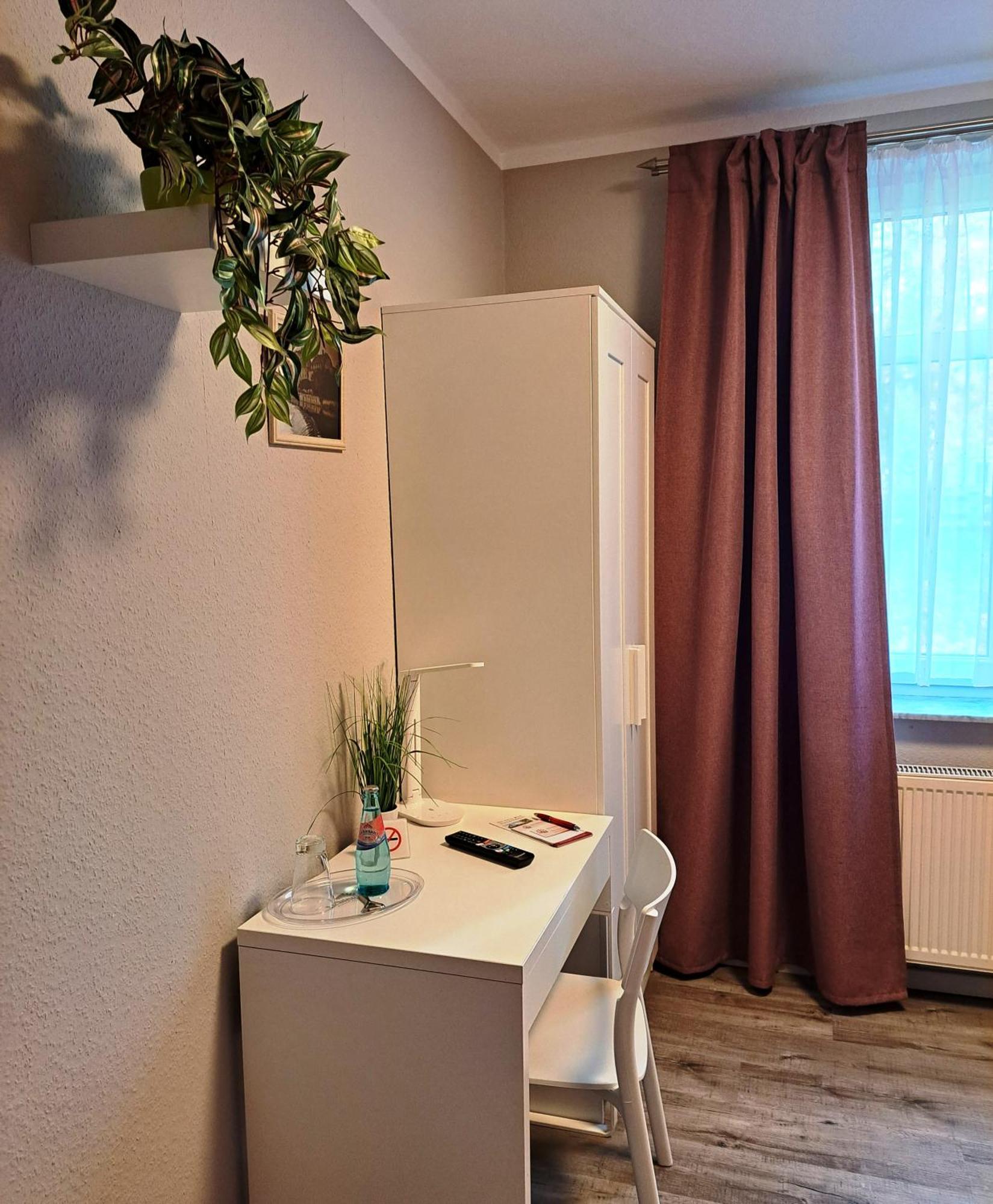 Hotel Altes Badehaus Bad Durrenberg Bagian luar foto