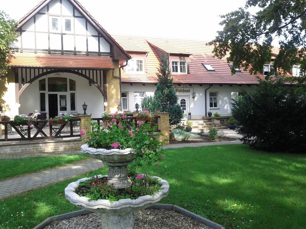 Hotel Altes Badehaus Bad Durrenberg Bagian luar foto
